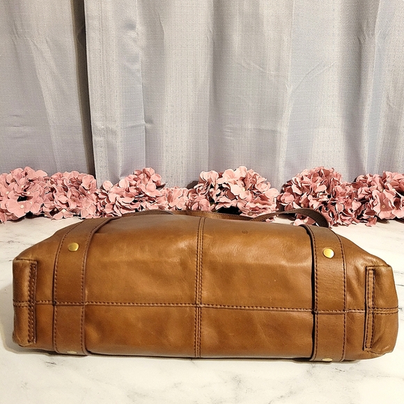 HOBO Versatile Tofee Colored Leather Shoulder Bag - Picture 6 of 10